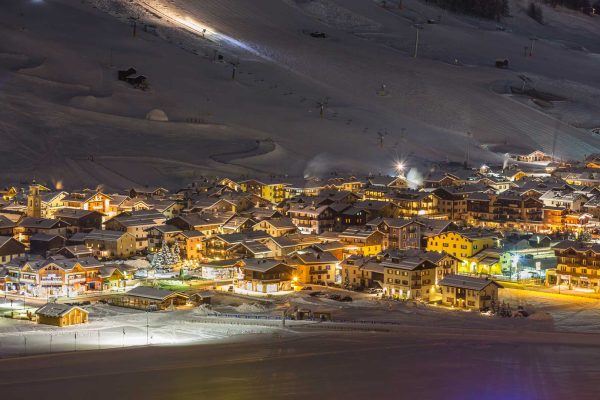 Alpine-Ski-Resort-At-Night-Livigno-Italy