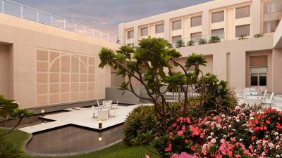 DoubleTree-By-Hilton-Hotel-Agra-08