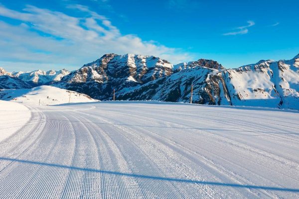 Empty-ski-slope-in-the-Italian-Alps-Livigno