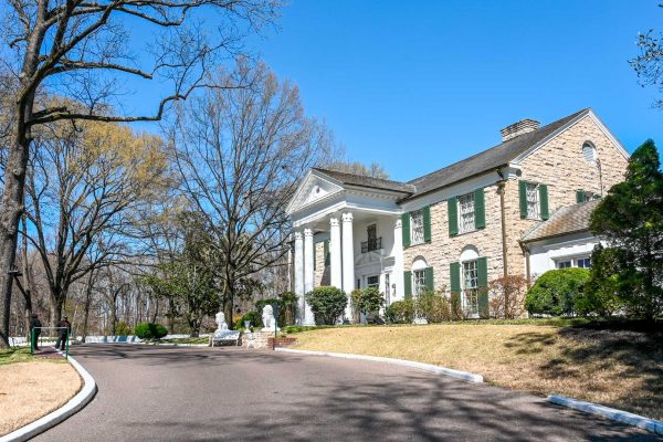Graceland-01
