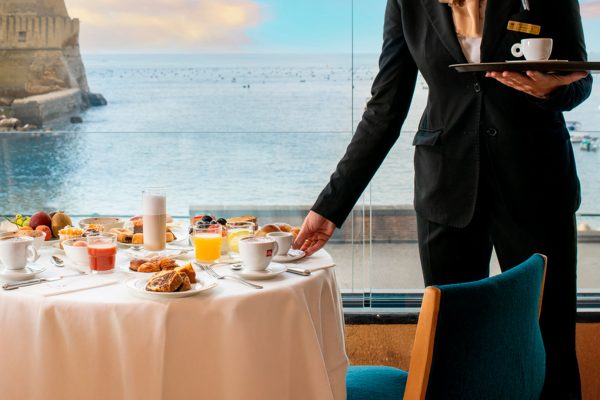 Hotel-Royal-Continental-Napoli-02