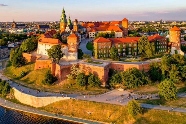 Krakow-Wawel-Hill-Cathedral-Royal-Wawel-Castle-Poland