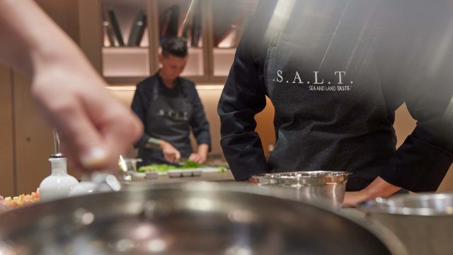 Moon_20210916_SALT_Lab_4453